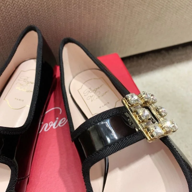 Roger Vivier Shoes Chic 11300