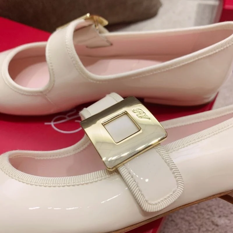 HighPerformance Roger Vivier Shoes 11347