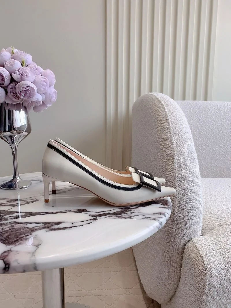 Roger Vivier Shoes Classic 9022