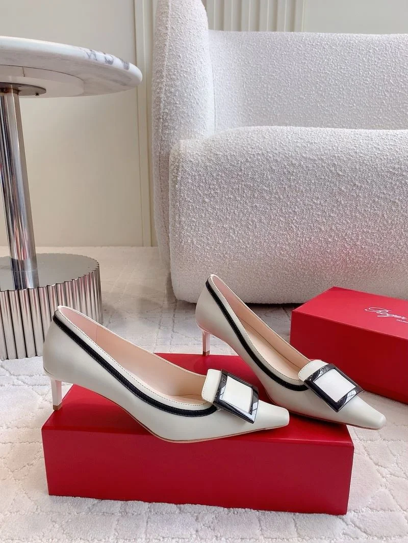 Roger Vivier Shoes Classic 9022