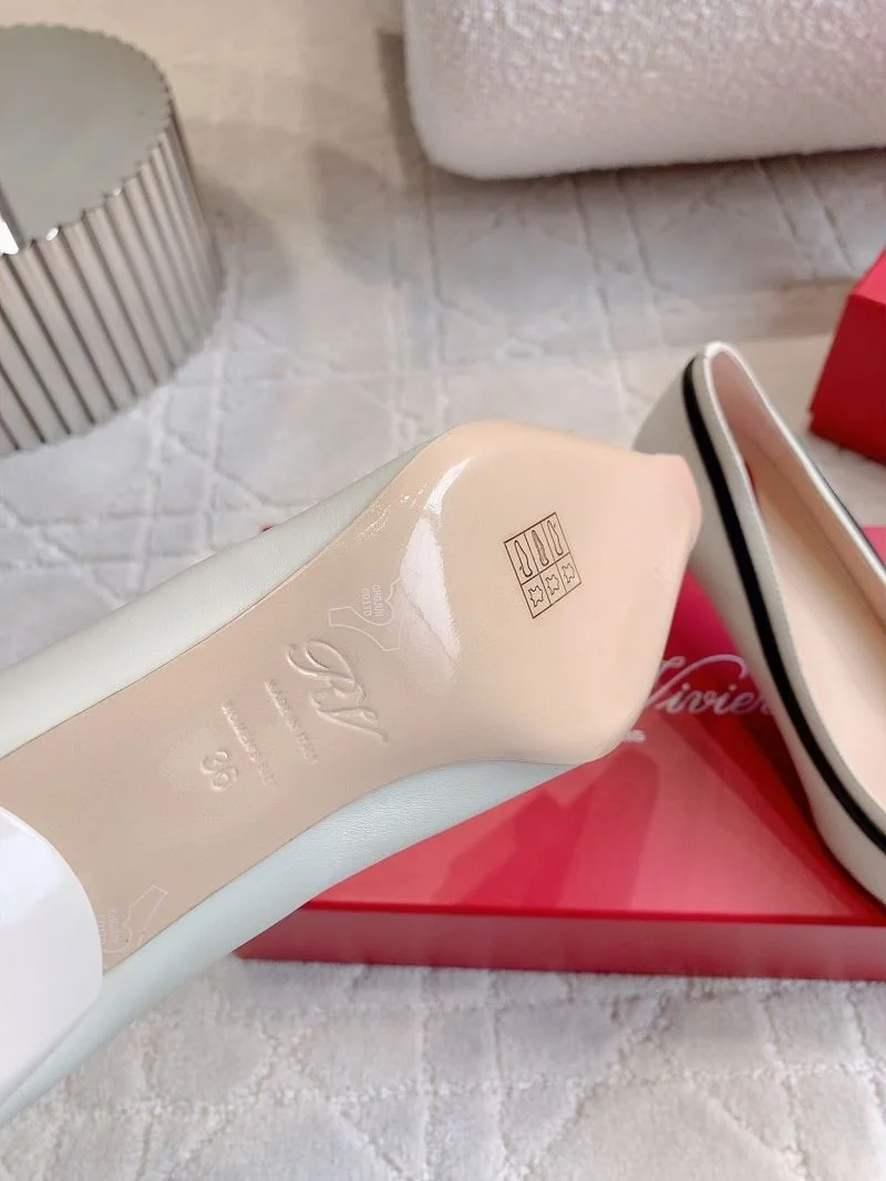 Roger Vivier Shoes Classic 9022