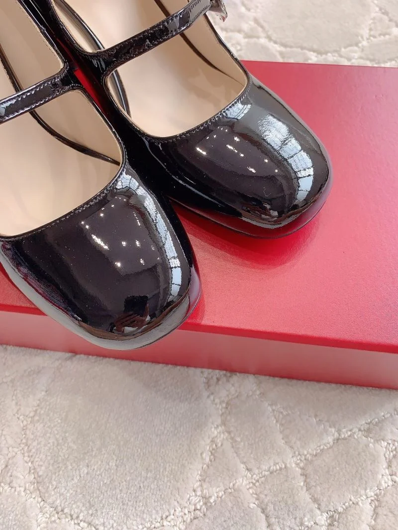 Roger Vivier Shoes WaterResistant 9017