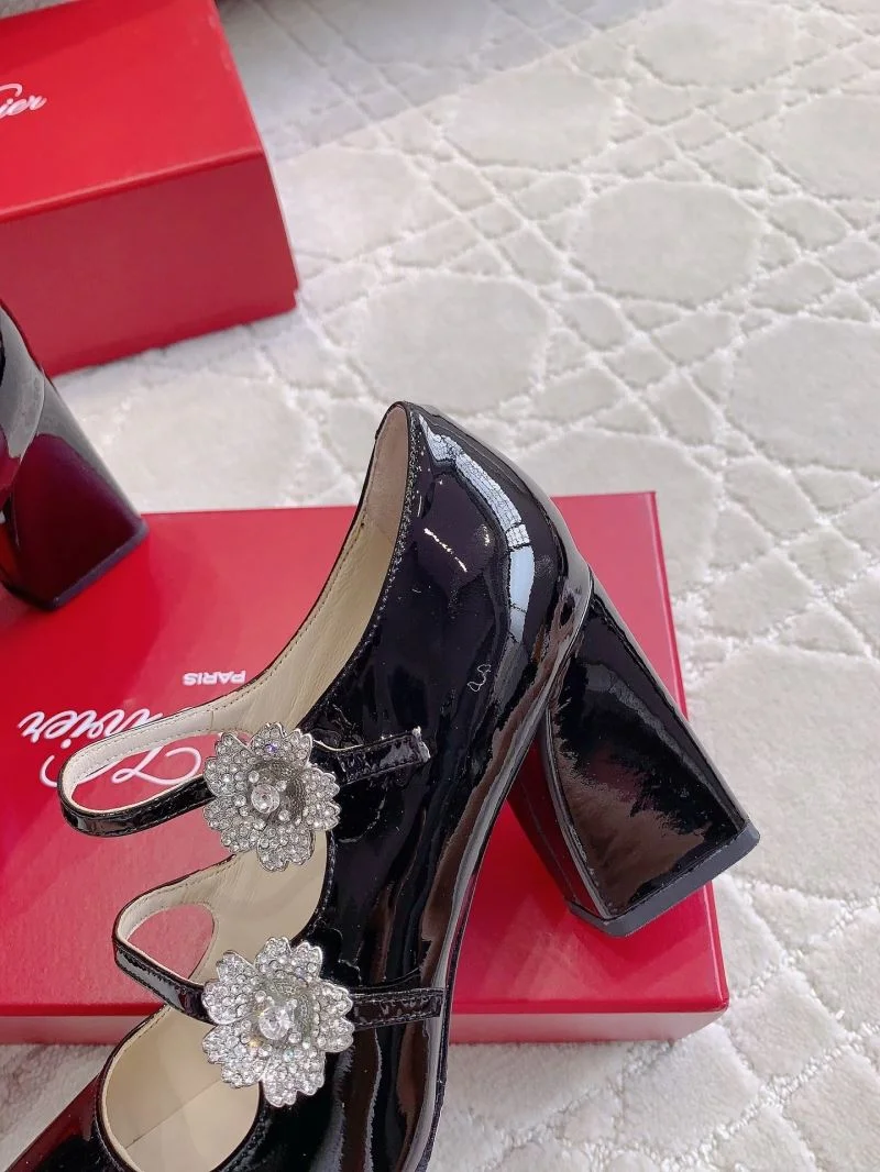 Roger Vivier Shoes WaterResistant 9017