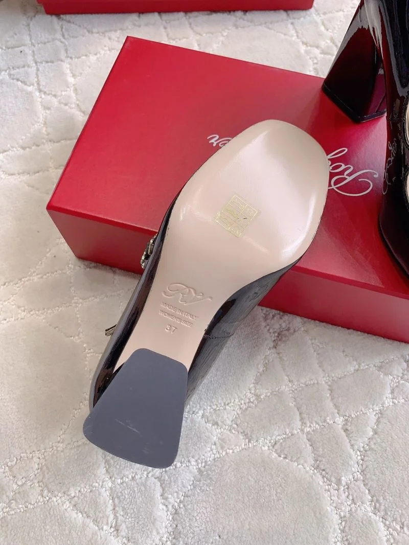 Roger Vivier Shoes WaterResistant 9017