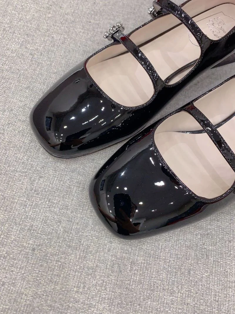 Roger Vivier Shoes Unisex 9035
