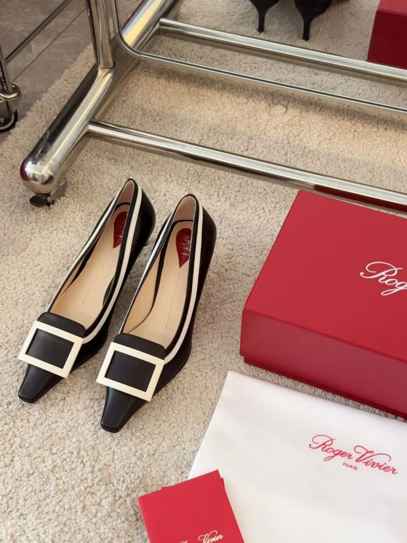 Sporty Roger Vivier Shoes 8996