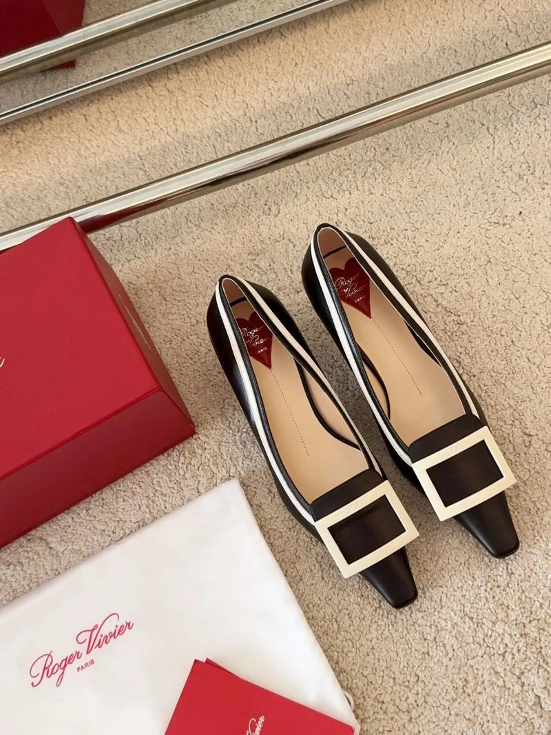 Sporty Roger Vivier Shoes 8996