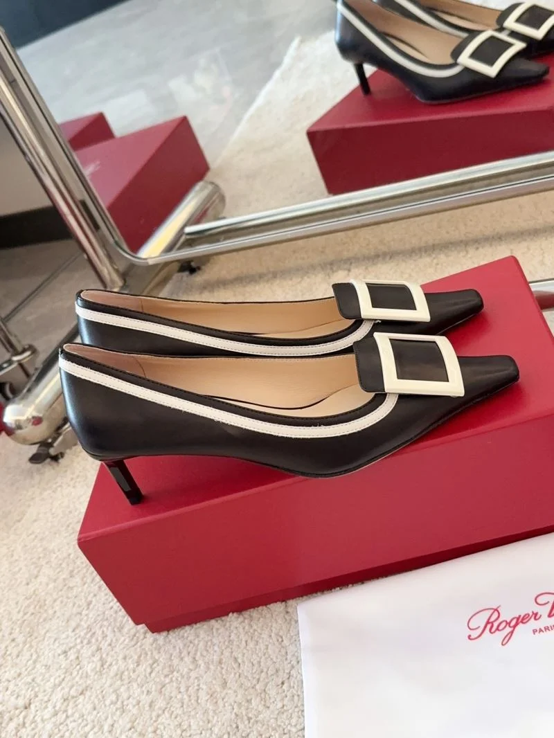 Sporty Roger Vivier Shoes 8996