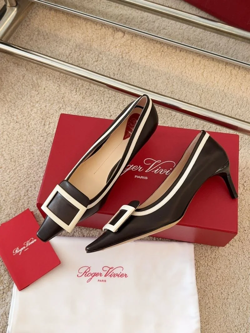 Sporty Roger Vivier Shoes 8996