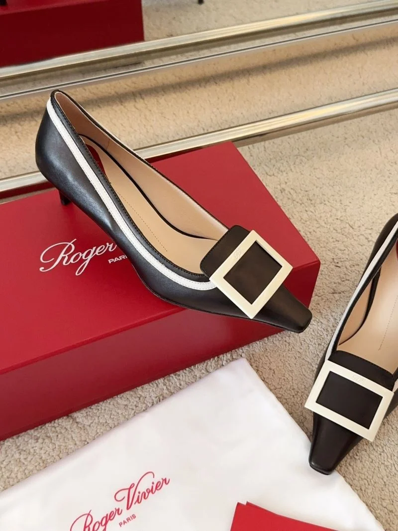 Sporty Roger Vivier Shoes 8996