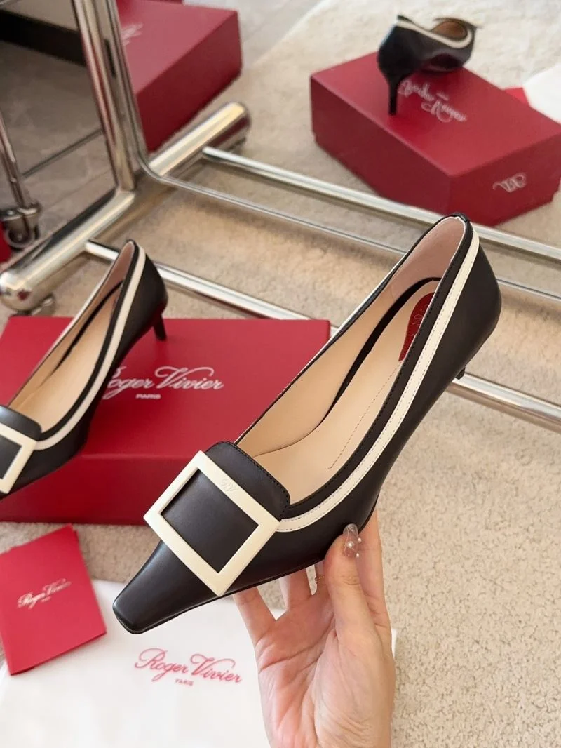 Sporty Roger Vivier Shoes 8996