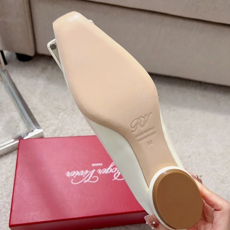 Casual Roger Vivier Shoes 9000