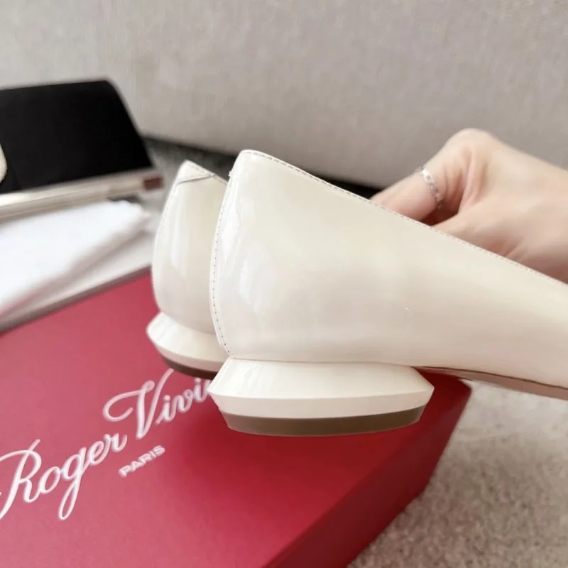 UrbanChic Roger Vivier Shoes 8978