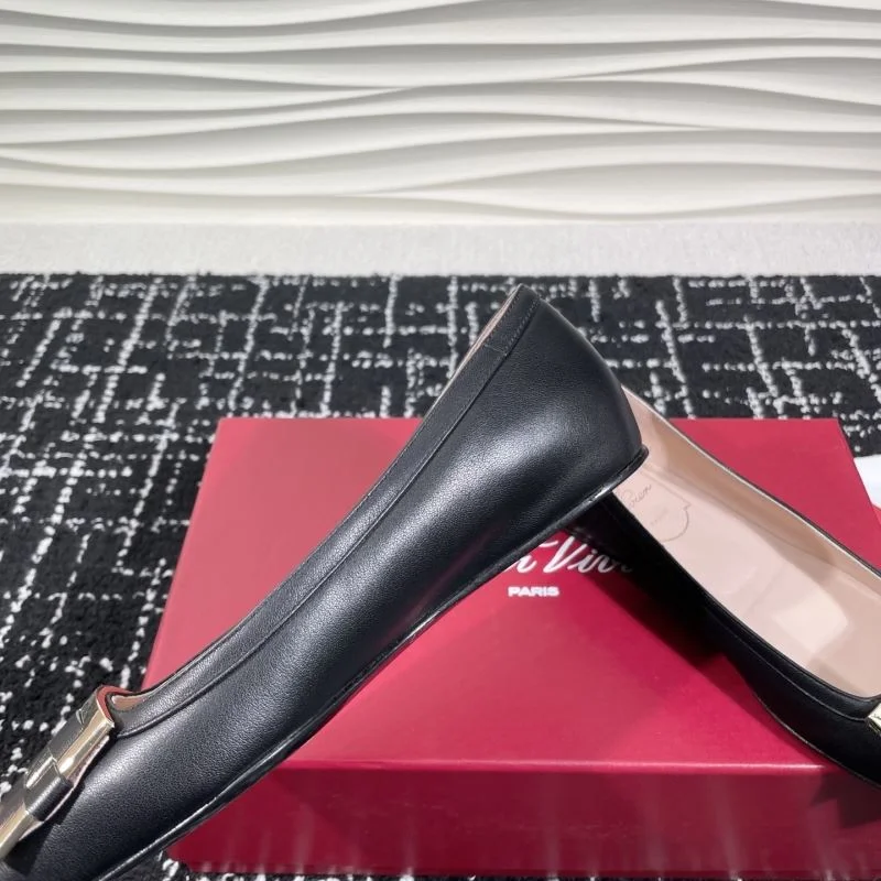 Breathable Roger Vivier Shoes 9015
