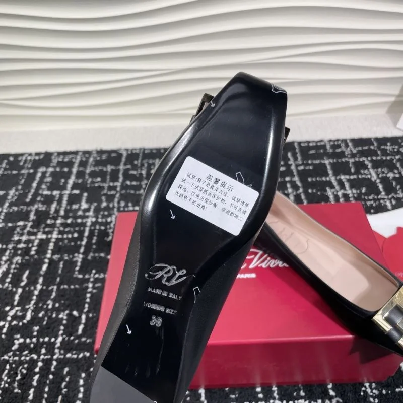 Breathable Roger Vivier Shoes 9015