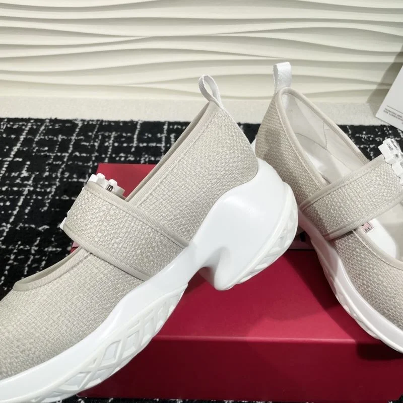 TechFriendly Roger Vivier Shoes 8960