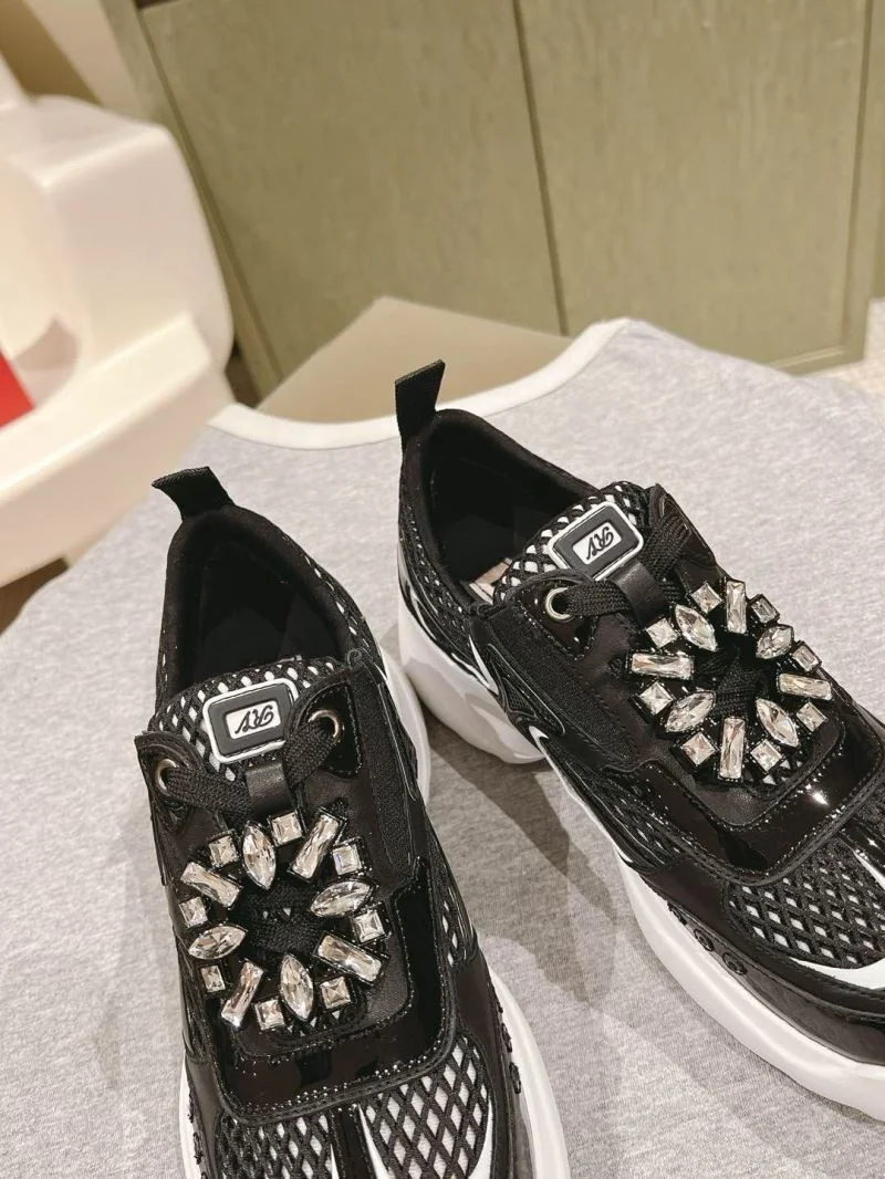 Roger Vivier Shoes WaterResistant 15414