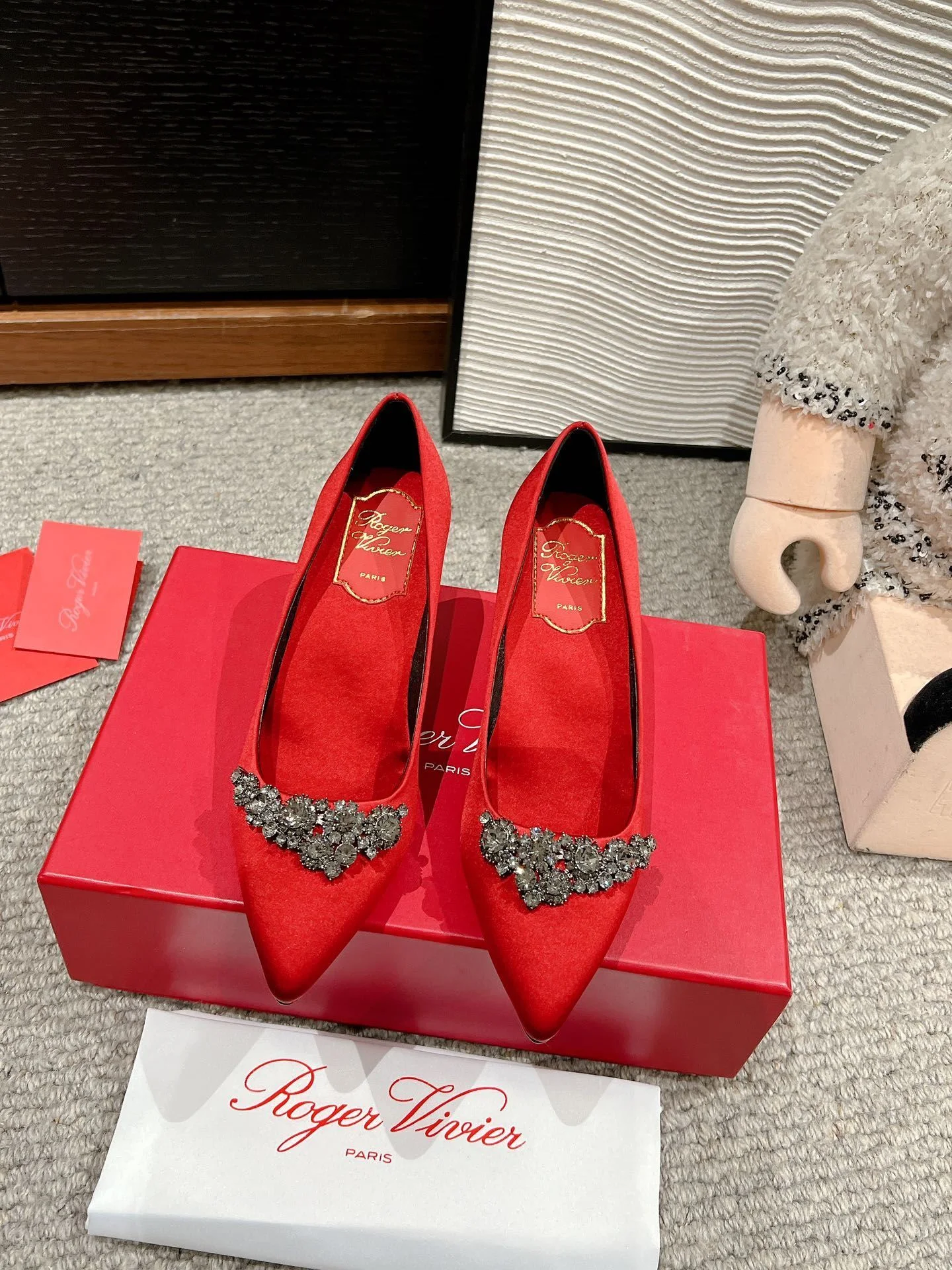 UrbanStyle Roger Vivier Shoes 5886