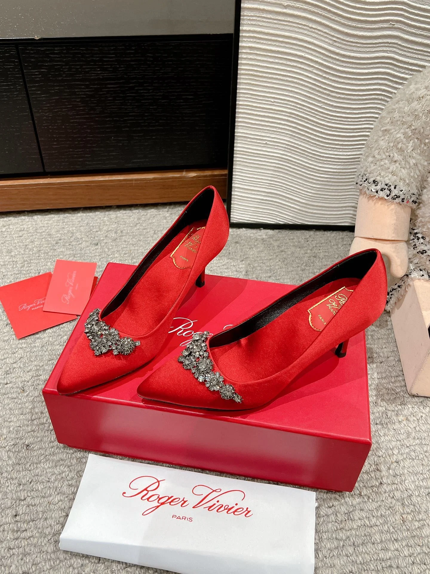 UrbanStyle Roger Vivier Shoes 5886