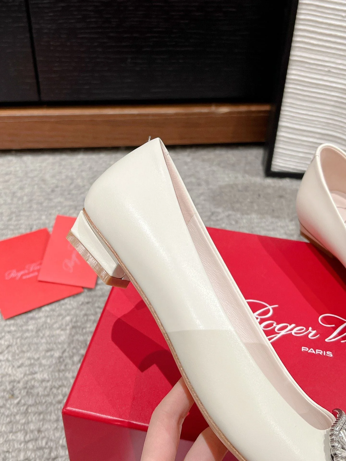 Roger Vivier Shoes Flexible 5825