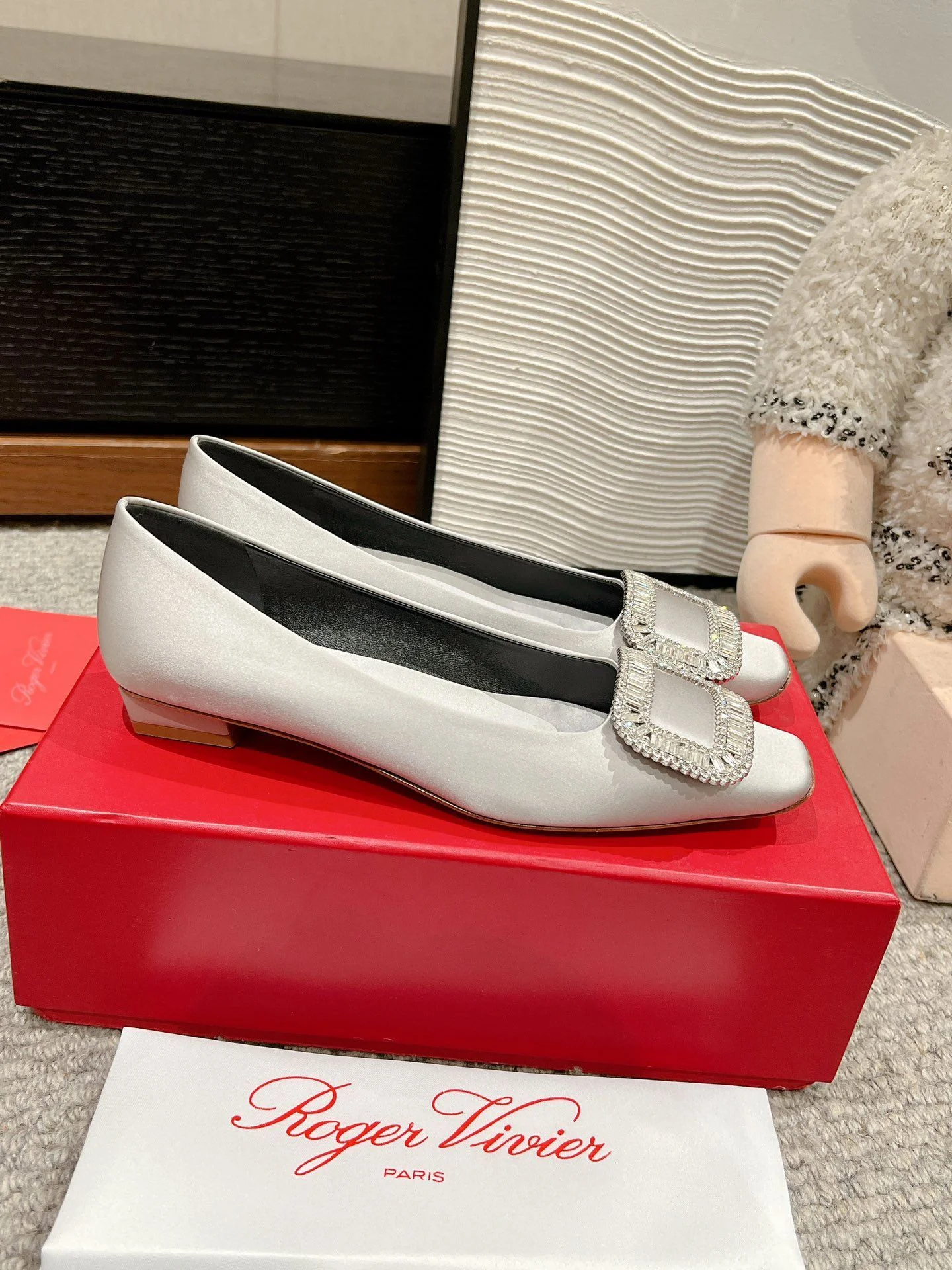 Roger Vivier Shoes Refined 5851