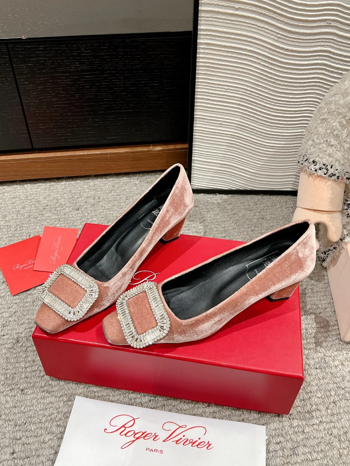 Roger Vivier Shoes TechFriendly 5819