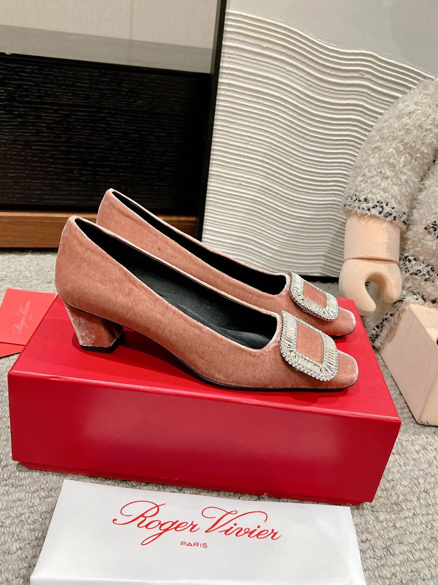 Roger Vivier Shoes TechFriendly 5819