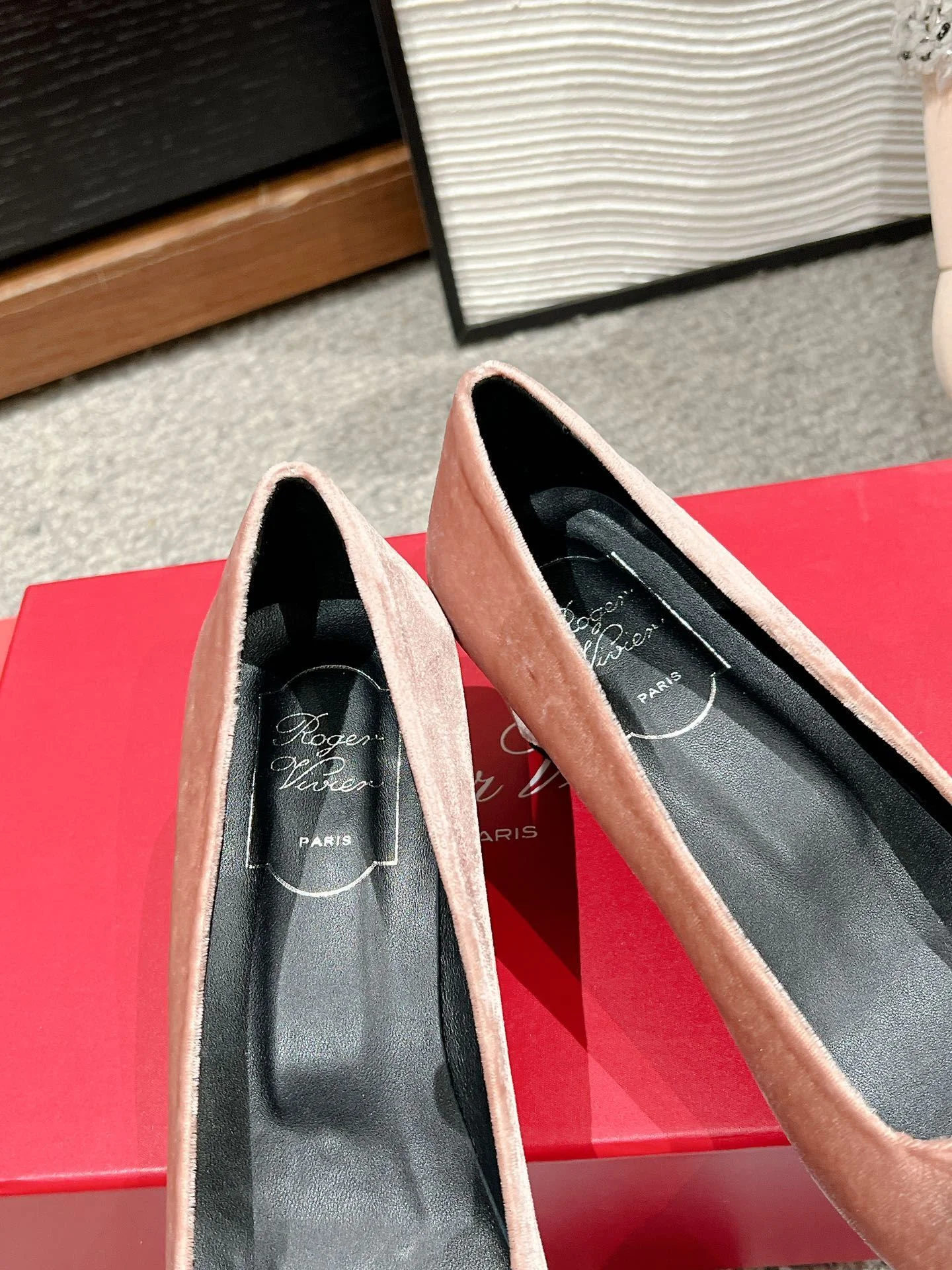 Roger Vivier Shoes TechFriendly 5819