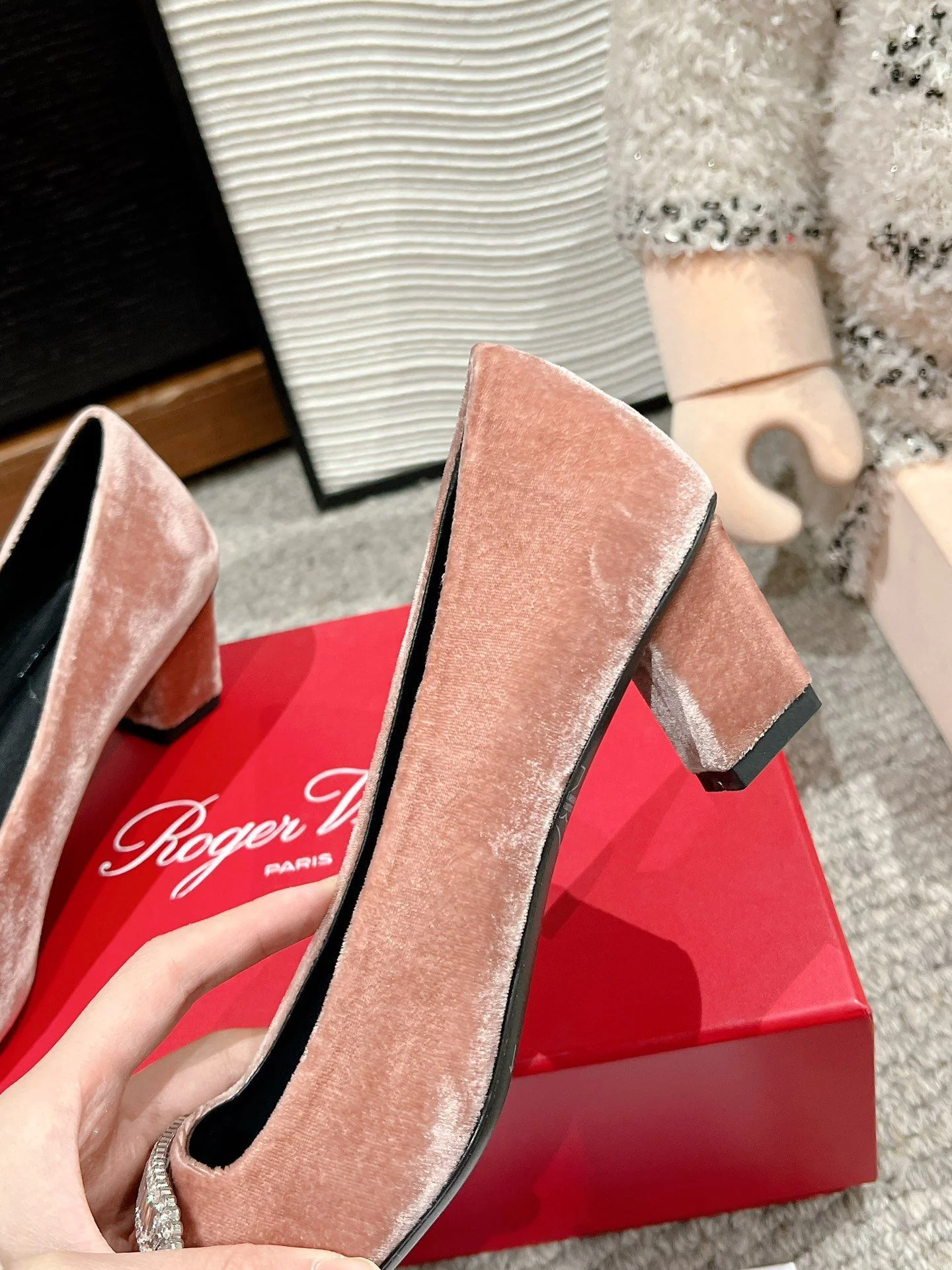 Roger Vivier Shoes TechFriendly 5819