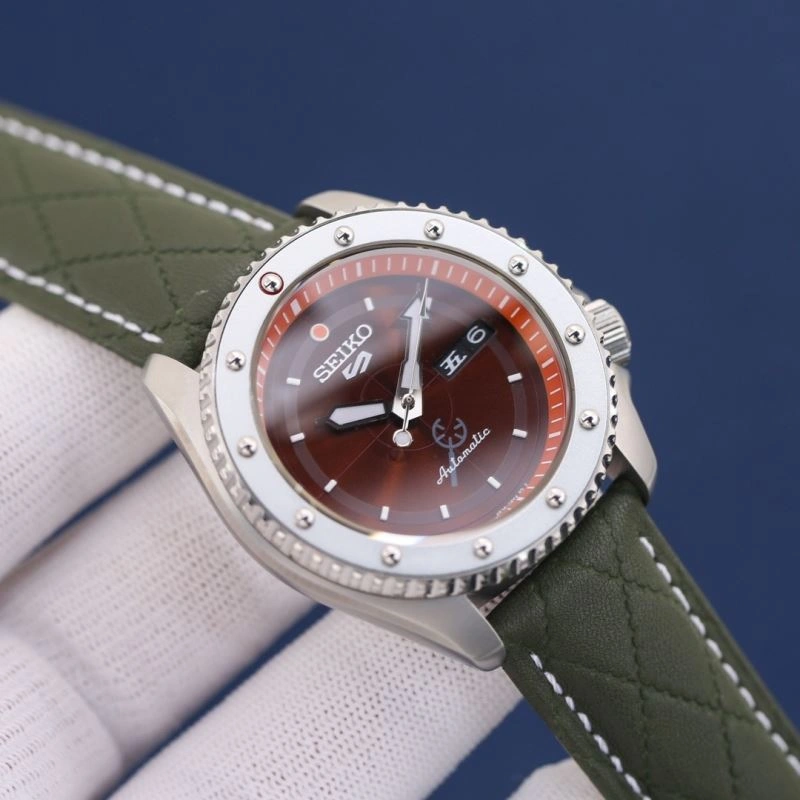 Sleek SEIKO Watches 202795