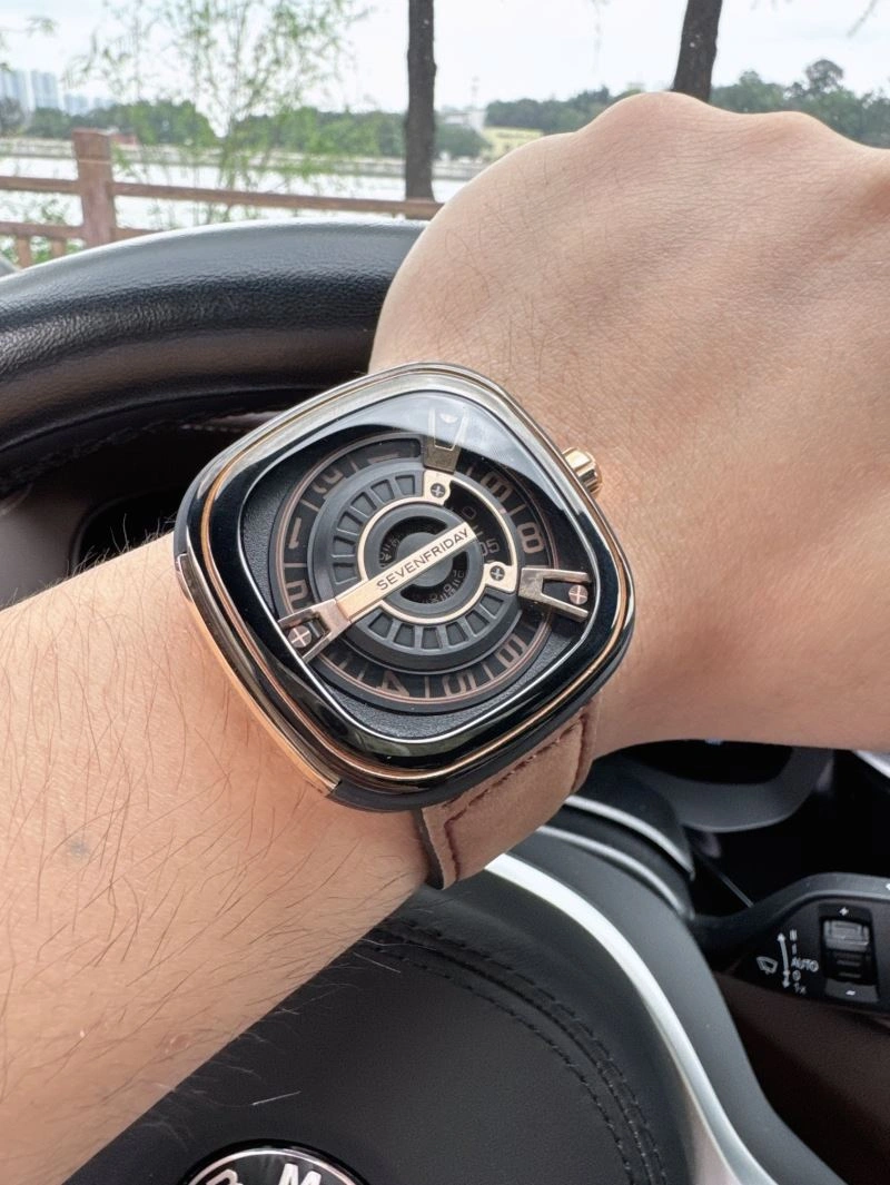 Sleek SEVENFRIDAY Watches 202855