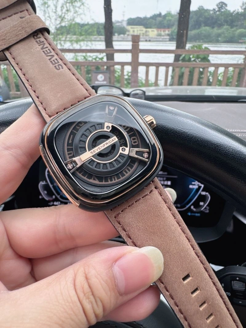 Sleek SEVENFRIDAY Watches 202855