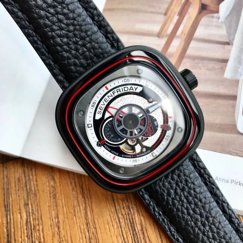 Compact SEVENFRIDAY Watches 202830