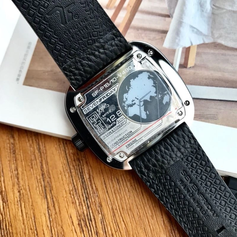 Compact SEVENFRIDAY Watches 202830