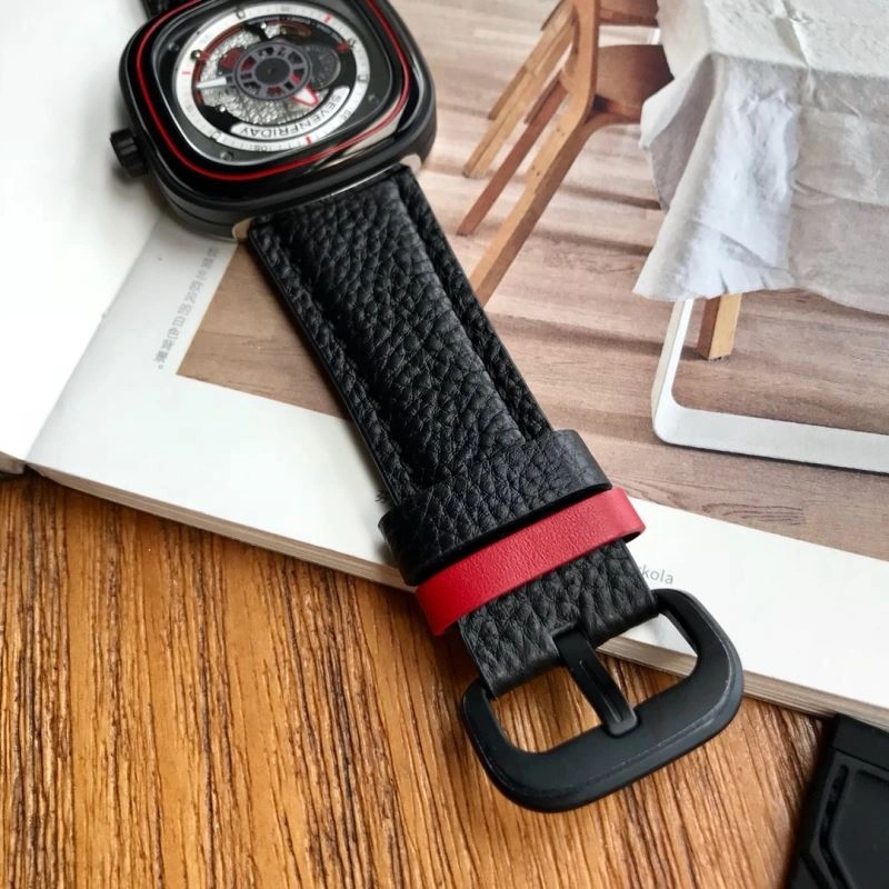 Compact SEVENFRIDAY Watches 202830