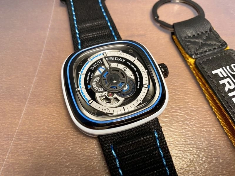 SEVENFRIDAY Watches Vibrant 202789