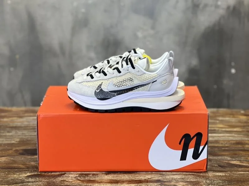 Modern Sacai x Nike VaporWaffle Shoes 33370