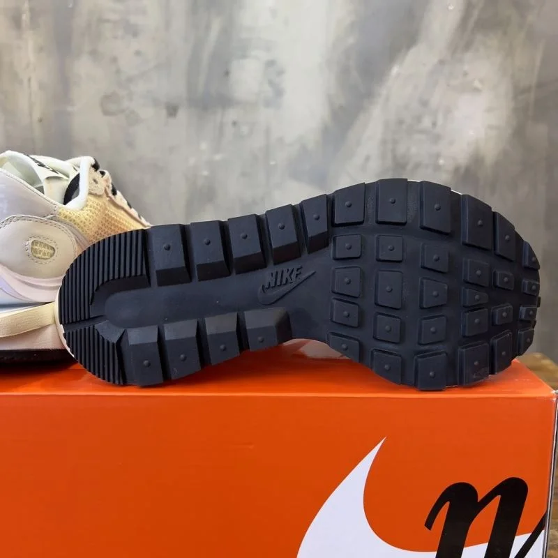 Modern Sacai x Nike VaporWaffle Shoes 33370