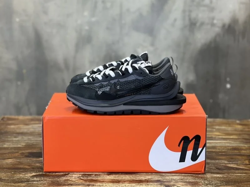 Sacai x Nike VaporWaffle Shoes EasyCare 33393
