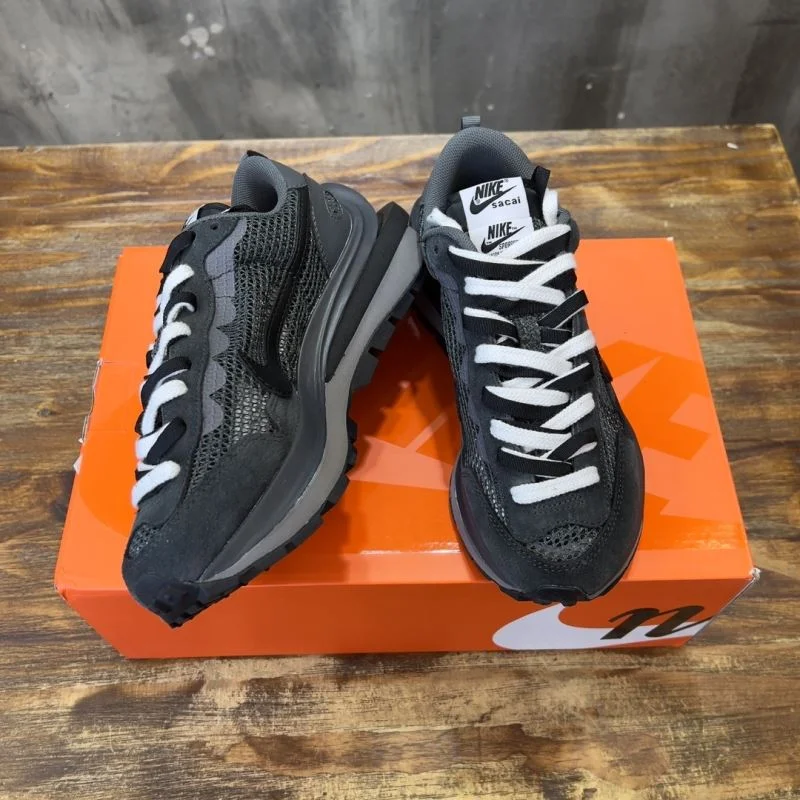Sacai x Nike VaporWaffle Shoes EasyCare 33393