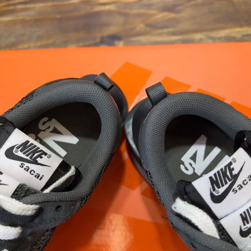 Sacai x Nike VaporWaffle Shoes EasyCare 33393