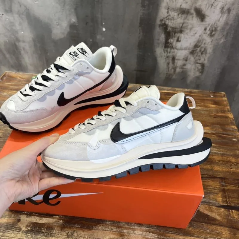 Stretchable Sacai x Nike VaporWaffle Shoes 33367