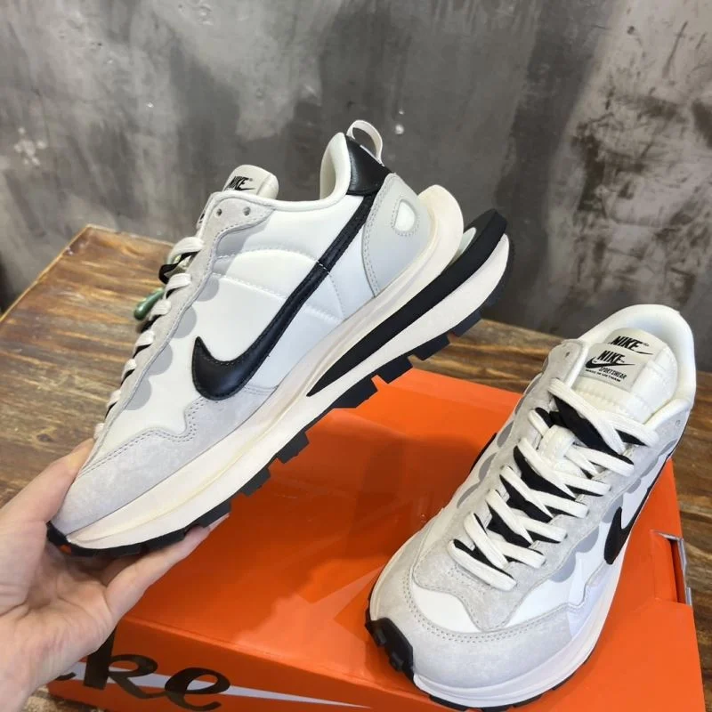 Stretchable Sacai x Nike VaporWaffle Shoes 33367