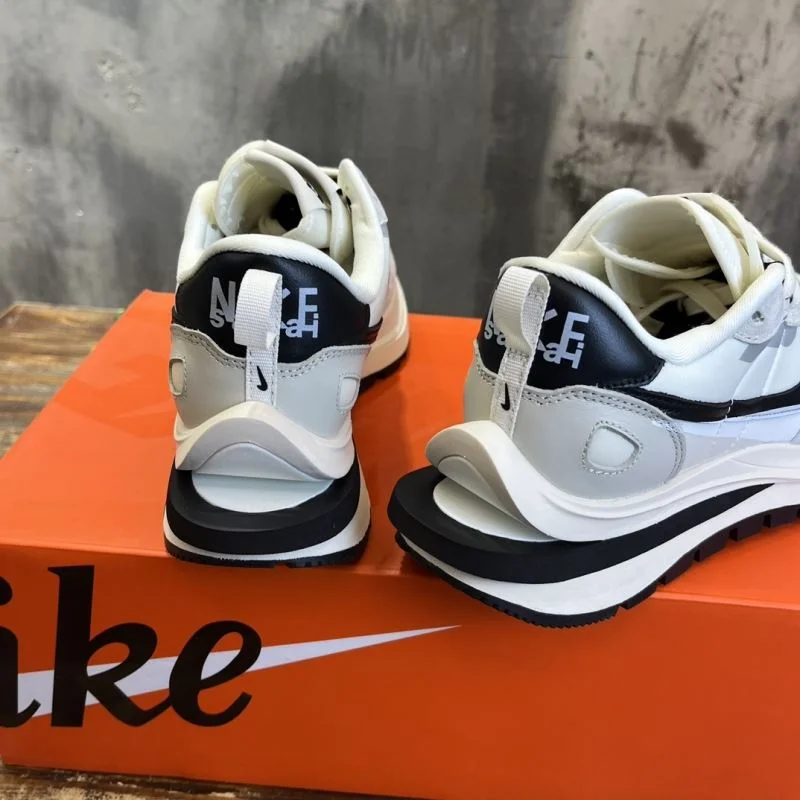 Stretchable Sacai x Nike VaporWaffle Shoes 33367