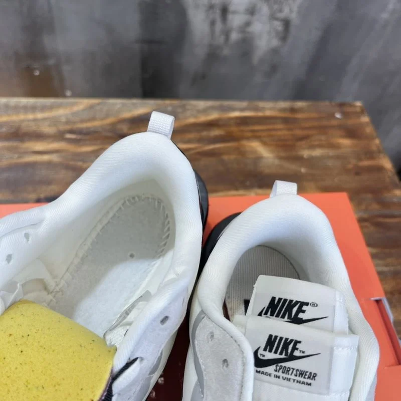 Stretchable Sacai x Nike VaporWaffle Shoes 33367