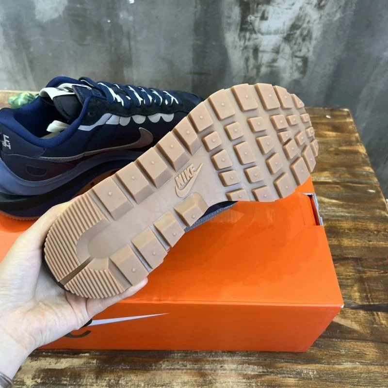 Sacai x Nike VaporWaffle Shoes Bold 33364