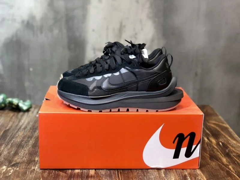 Bold Sacai x Nike VaporWaffle Shoes 33362