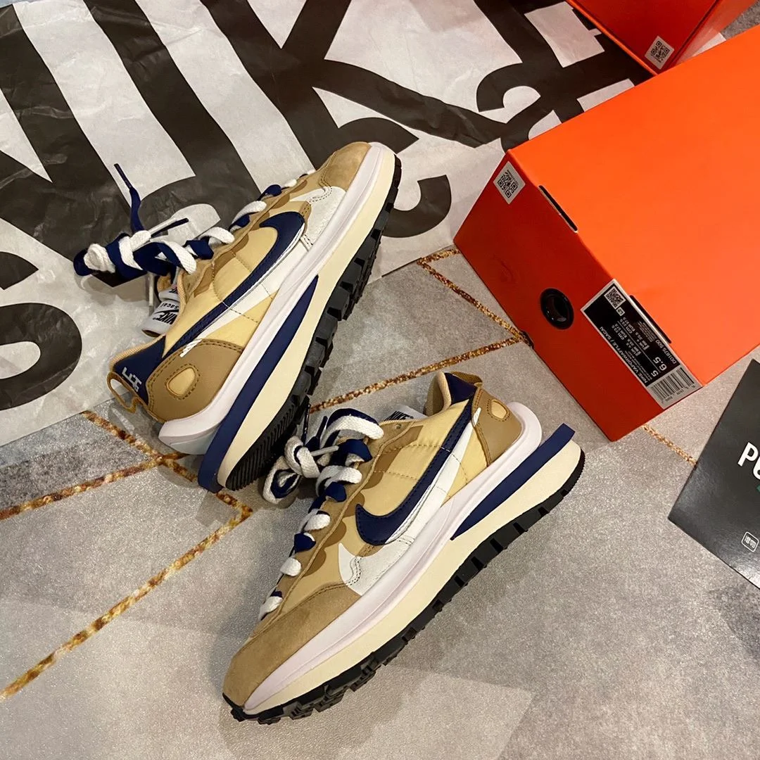 Sacai x Nike VaporWaffle Shoes EyeCatching 33487