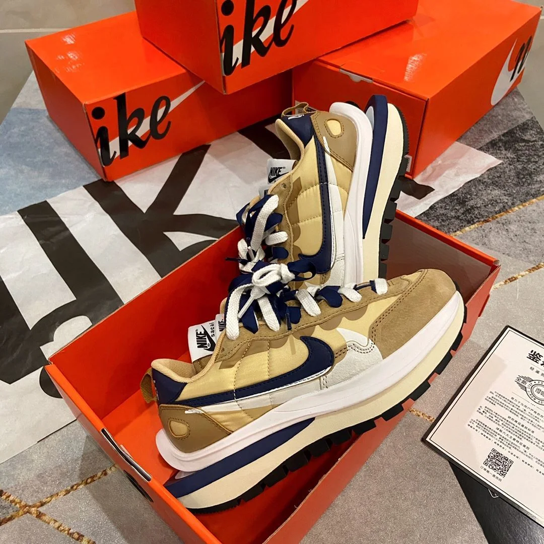 Sacai x Nike VaporWaffle Shoes EyeCatching 33487
