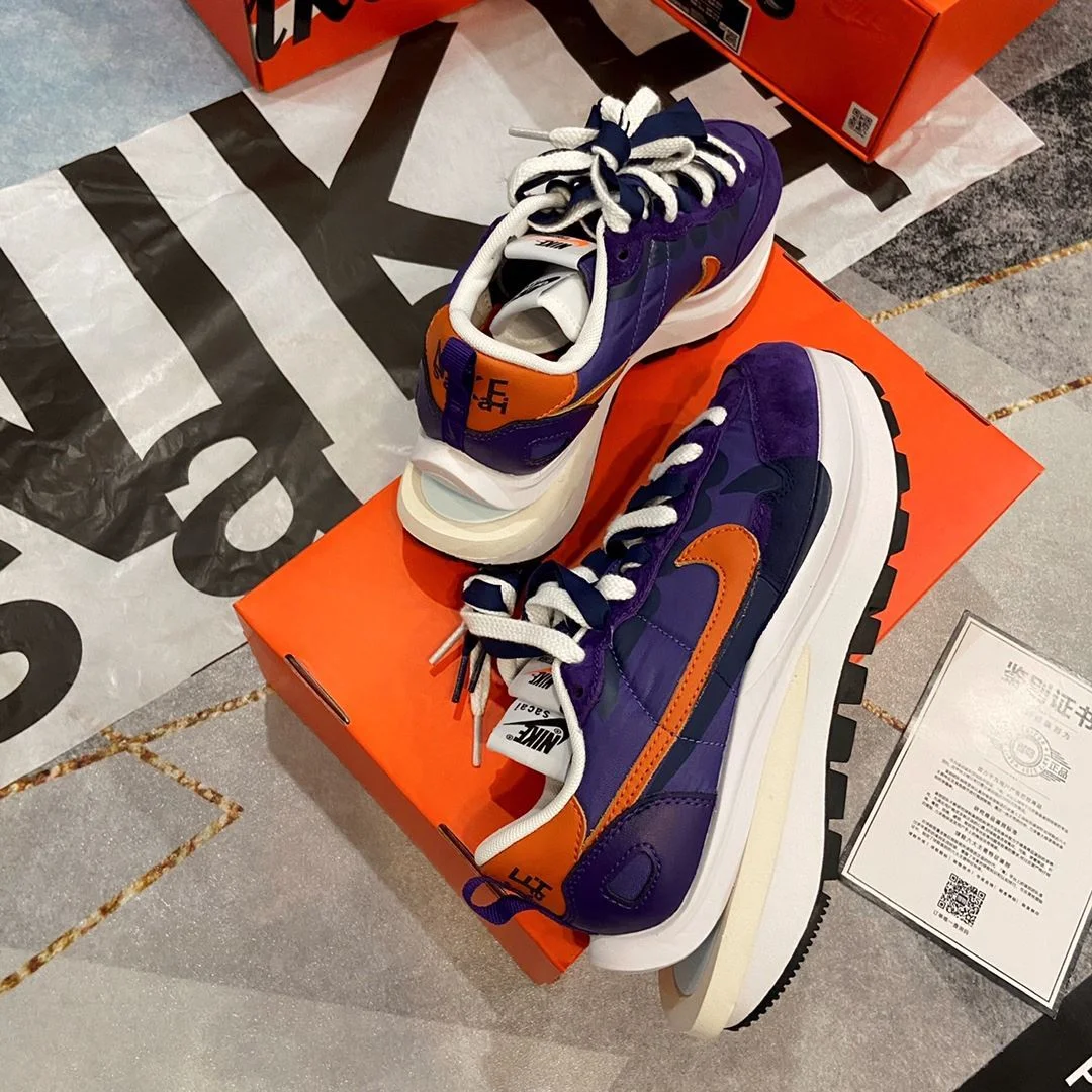 Effortless Sacai x Nike VaporWaffle Shoes 33485